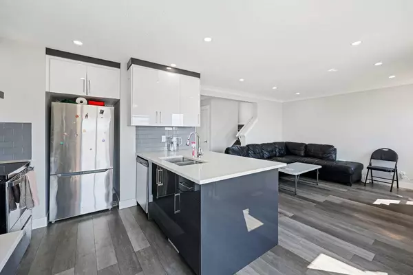 Calgary, AB T3J 4A4,117 saddlecreek CT NE