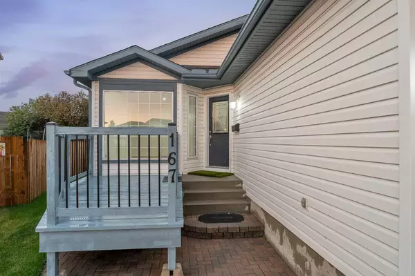 Calgary, AB T2Z 2M2,167 Douglas Ridge Mews SE