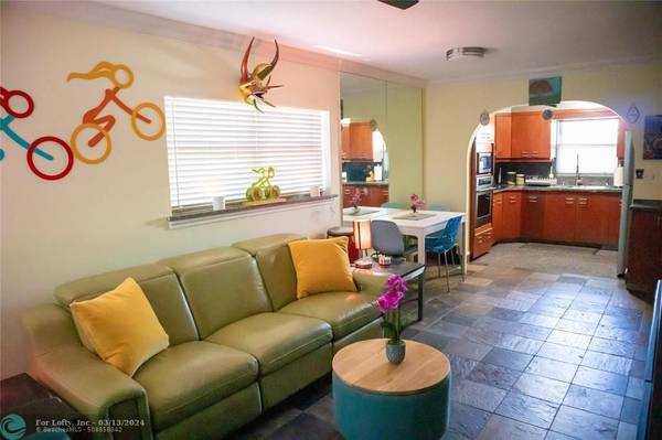 1561 NE 34th Ct  #208,  Oakland Park,  FL 33334