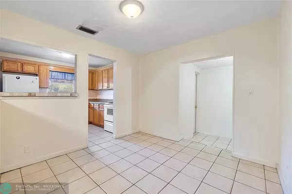 Deerfield Beach, FL 33441,810 SW 14th Ct