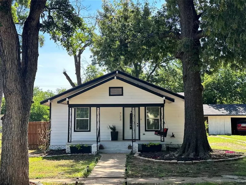 723 Plum Street, Graham, TX 76450