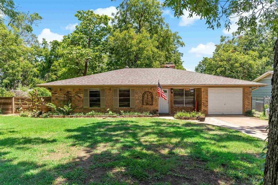 374 27th Street NE, Paris, TX 75460