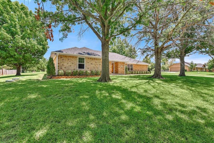 1915 Carriage Estates Road, Sherman, TX 75092