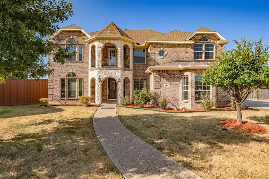 936 E Danbury Drive, Desoto, TX 75115