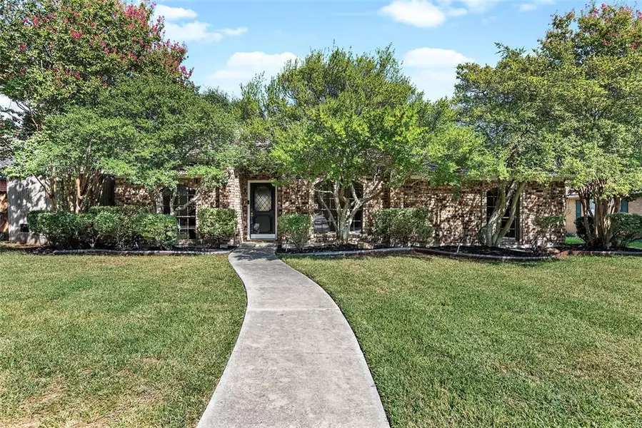 3526 Townbluff Drive, Plano, TX 75023