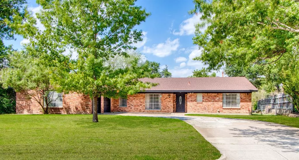 5240 Winifred Drive, Fort Worth, TX 76133