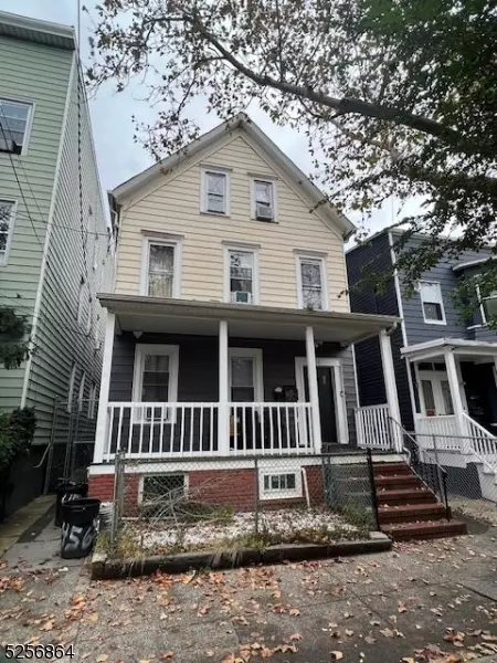 456 Franklin St, Elizabeth City, NJ 07206