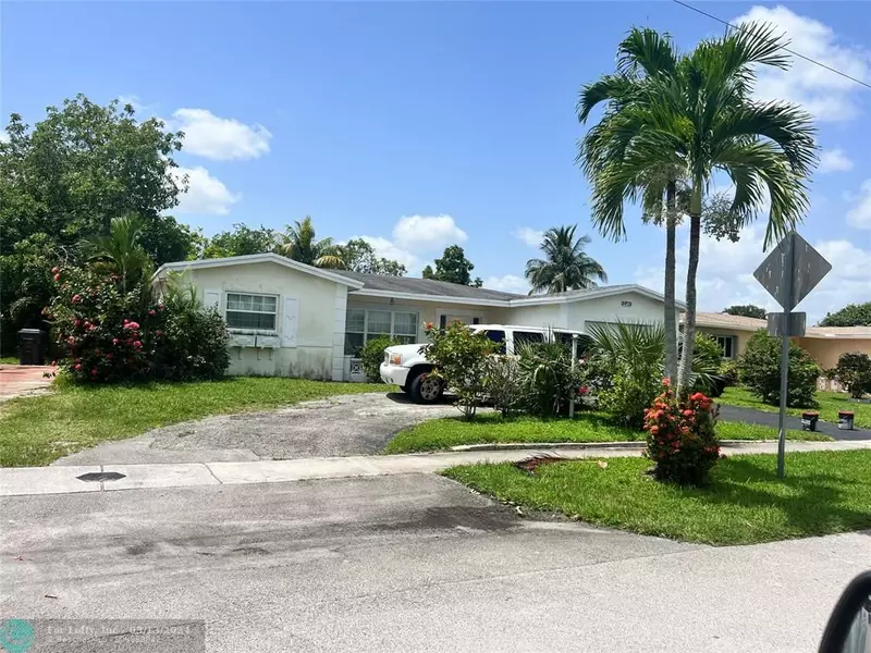 5072 NW 39th St, Lauderdale Lakes, FL 33319