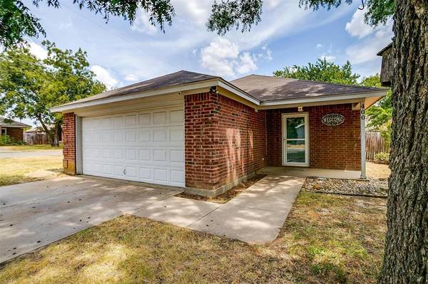 400 Grayson, Joshua, TX 76058