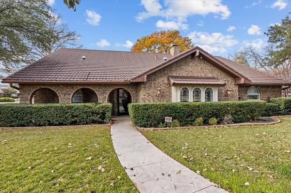 3700 Briarhaven Lane, Colleyville, TX 76034