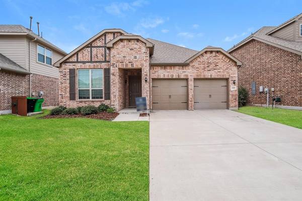 1808 Outpost Creek Lane, Aubrey, TX 76227