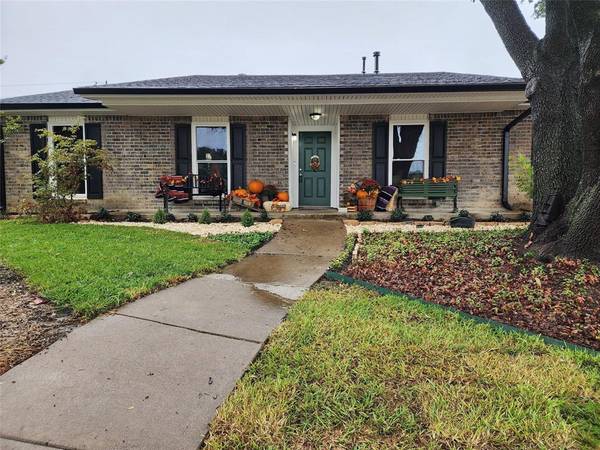 2033 Peters Cove, Carrollton, TX 75007