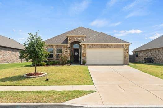 332 Pecos Drive, Crandall, TX 75114