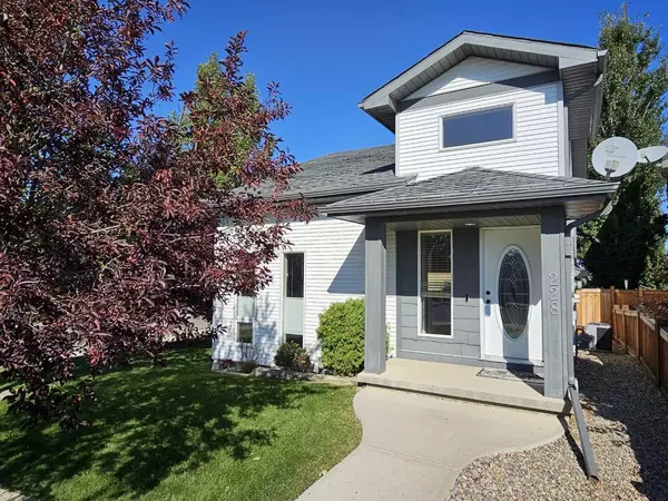 Lethbridge, AB T1J 5B1,228 Tartan CIR W