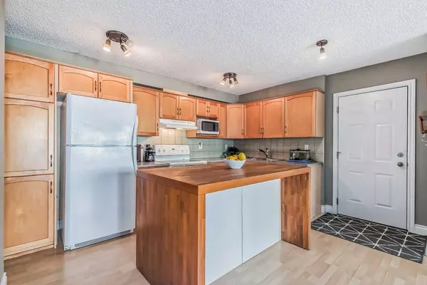 Calgary, AB T2T 1E2,1815 26 AVE SW #6