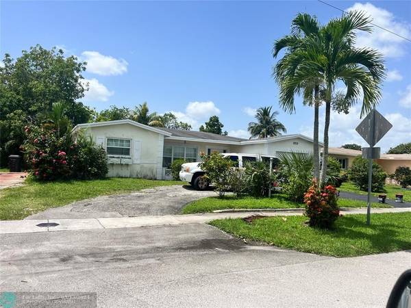 5072 NW 39th St,  Lauderdale Lakes,  FL 33319