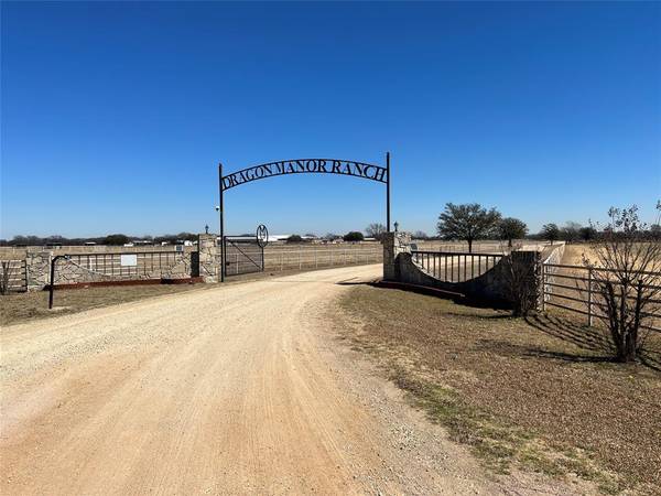 10415 Friendship Road, Pilot Point, TX 76258