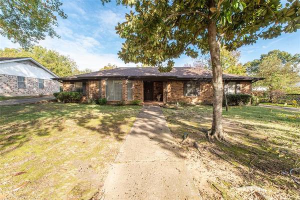 2725 Culbertson Street, Paris, TX 75460