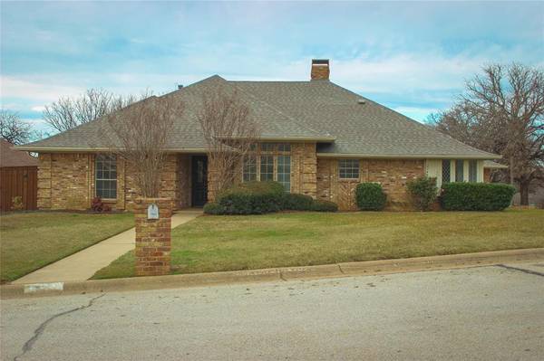 2948 River Crest Street, Grapevine, TX 76051