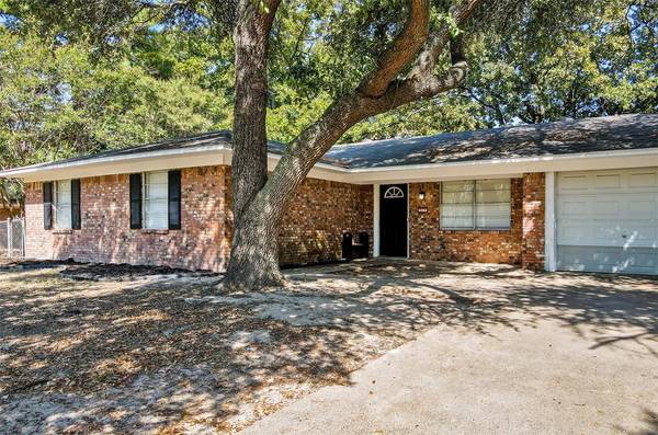 377 Nichols Drive,  Canton,  TX 75103