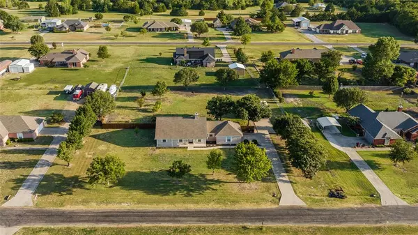 Van Alstyne, TX 75495,206 Meadowview Circle