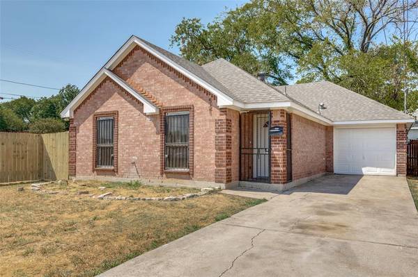 521 Avenue L,  Dallas,  TX 75203