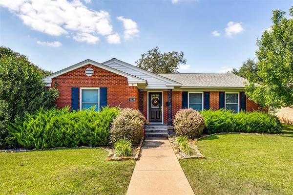 9929 Gooding Drive, Dallas, TX 75220