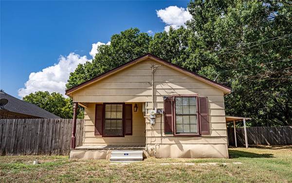 1311 S Clements Street, Gainesville, TX 76240