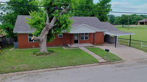 908 Central Avenue, Bowie, TX 76230