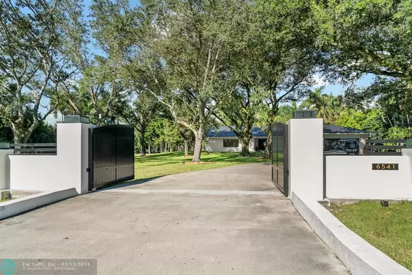 6541 Melaleuca Rd, Southwest Ranches, FL 33330