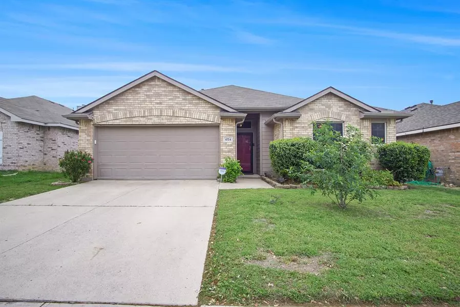 4724 Barnhill Lane, Fort Worth, TX 76135