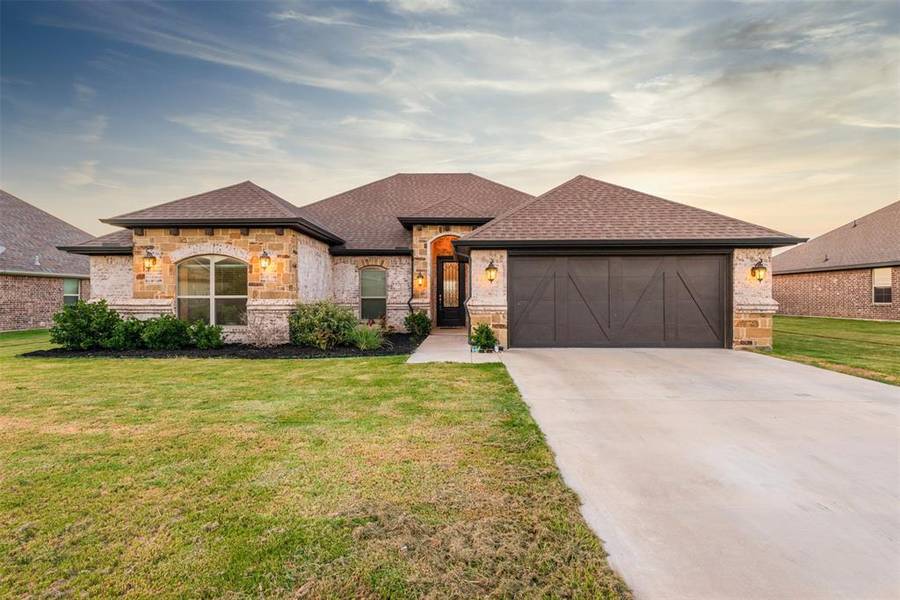 304 Mckittrick Lane, Godley, TX 76044