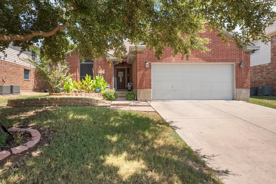 702 Boone Trail, Mansfield, TX 76063