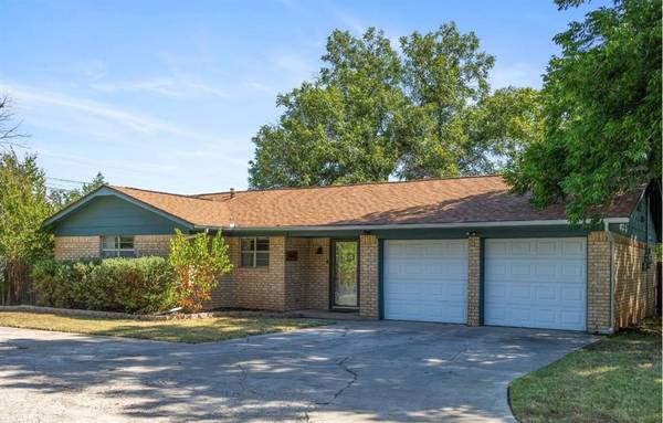 1611 Delwood Drive, Brownwood, TX 76801