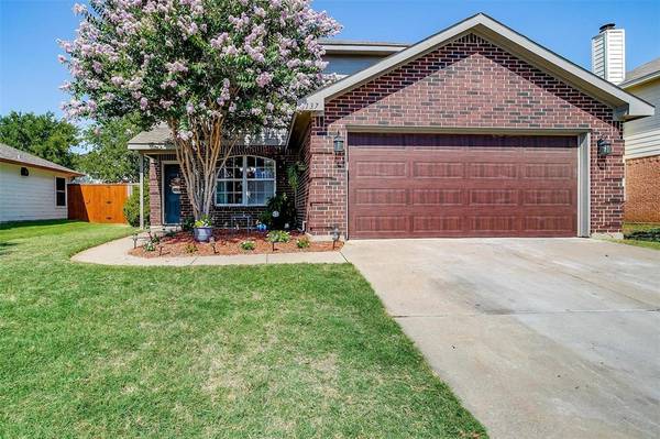 137 Centennial Place, Crowley, TX 76036