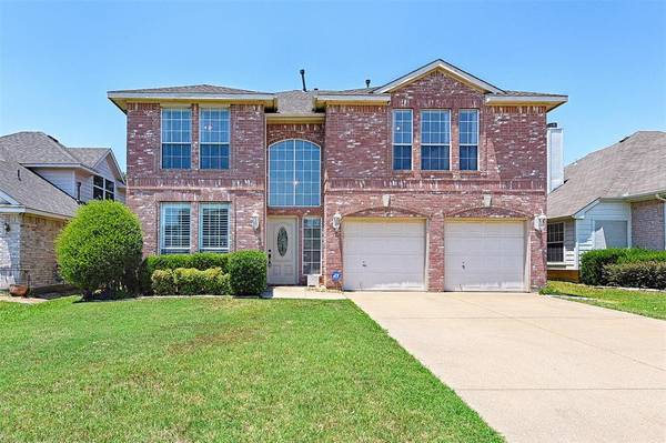 617 Crystal Brook Drive, Saginaw, TX 76179