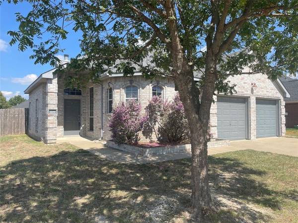 3209 Blue Jay Lane, Midlothian, TX 76065