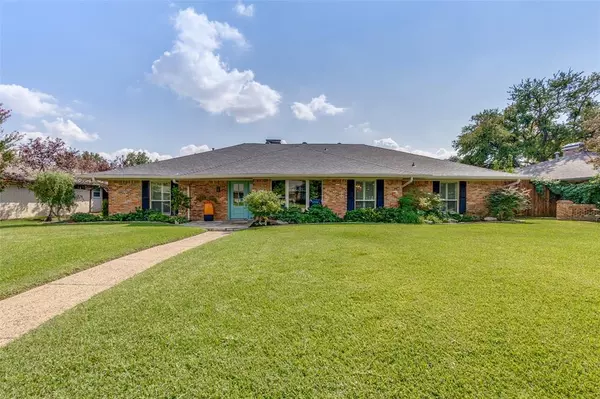 3472 Webb Garden Drive, Dallas, TX 75229