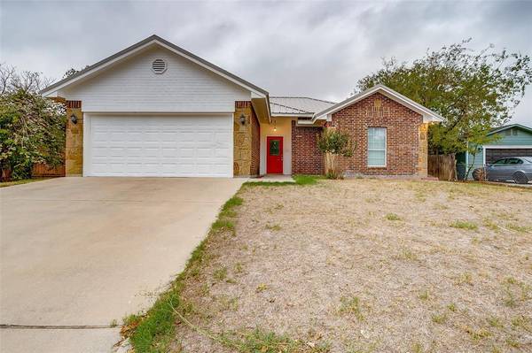 1011 Van Winkle Street, Weatherford, TX 76086