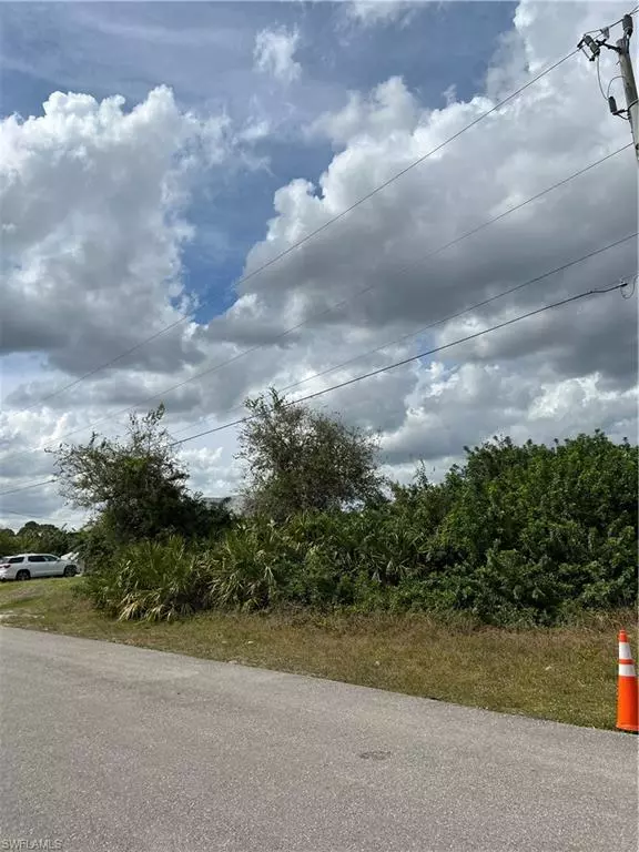 Lehigh Acres, FL 33976,4304 12th ST SW