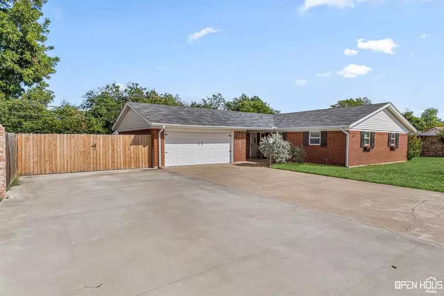 1005 Jan Lee, Burkburnett, TX 76354