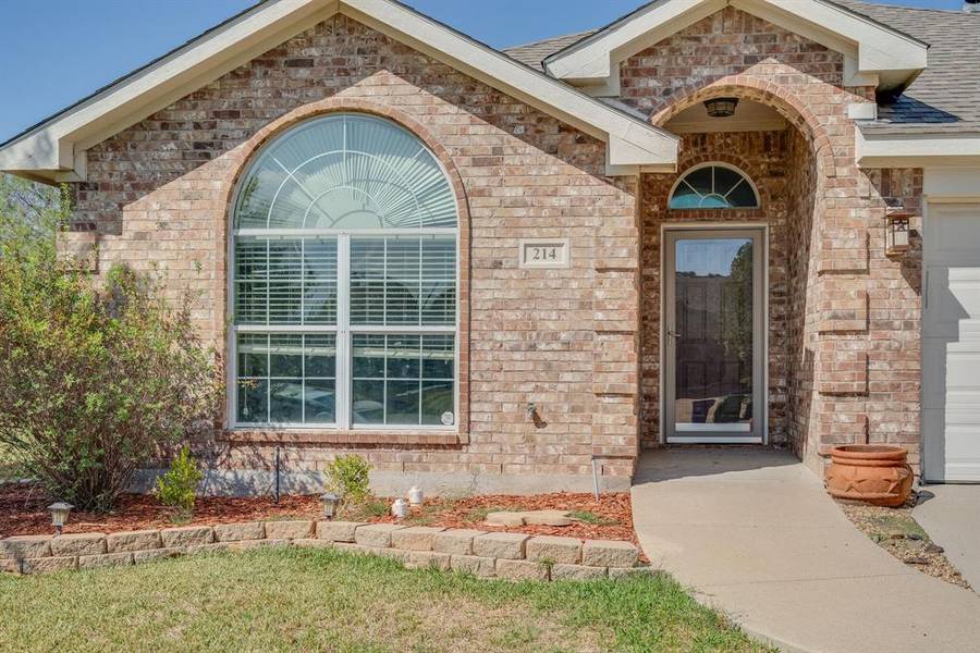 214 Southpeak Lane, Ponder, TX 76259