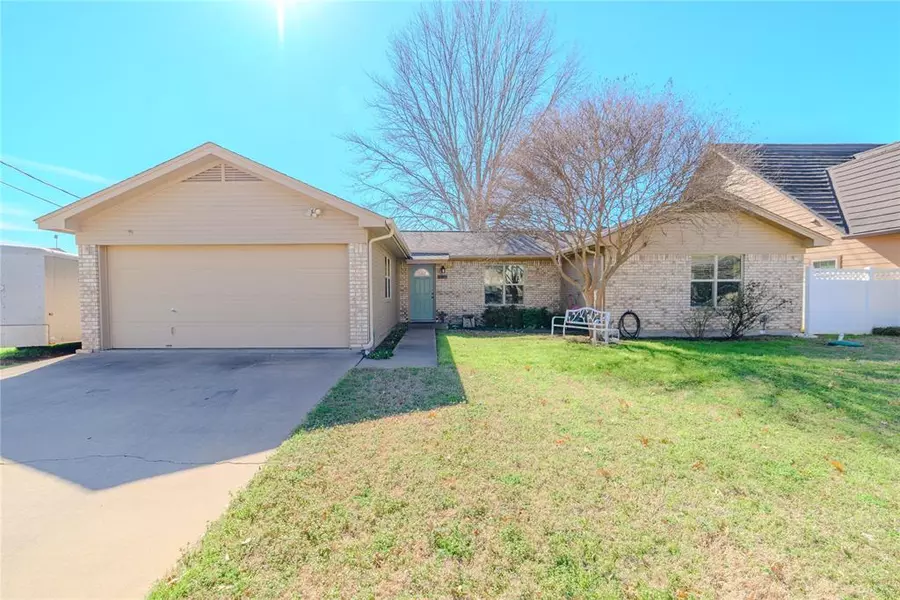 805 Panama Court, Granbury, TX 76048