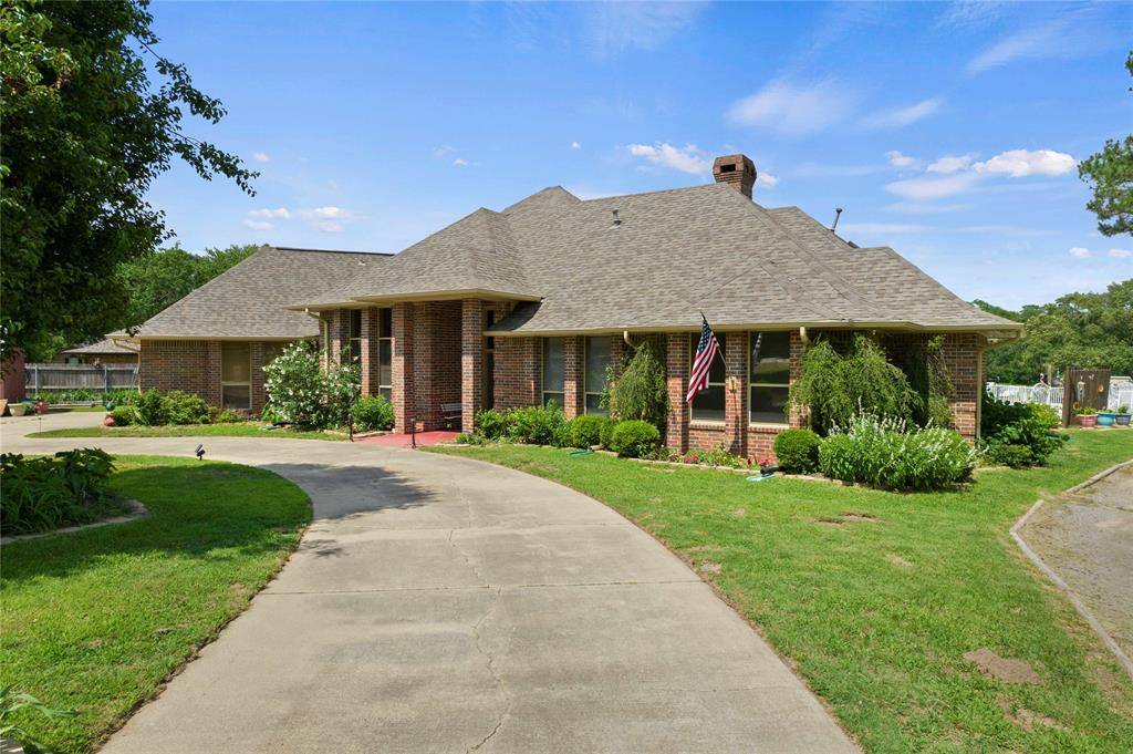 1802 Hogan Lane,  Mount Pleasant,  TX 75455