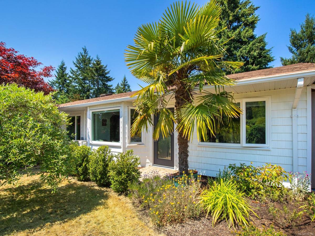 Qualicum Beach, BC V9K 1A6,549 Tamarack Dr