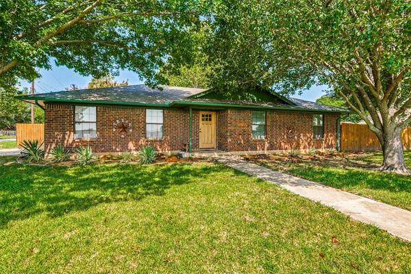 600 N Prairie Street, Pilot Point, TX 76258