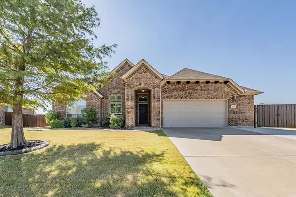 333 Prince John Drive, Saginaw, TX 76179