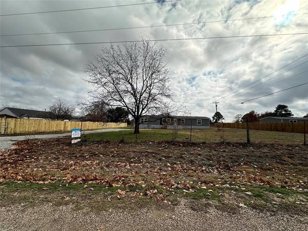 4218 Southern Oaks Road, Cleburne, TX 76031