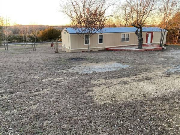 1272 Red Moore Road, Whitewright, TX 75491