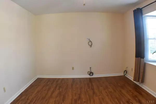 Lynchburg, VA 24502,164 Kitty Hawk SQ